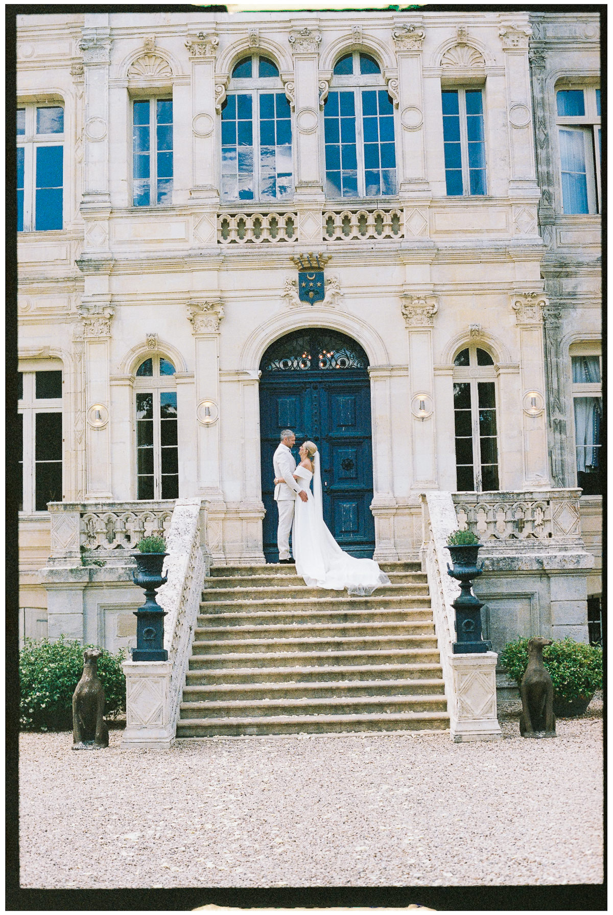 FRANCE WEDDING ON ANALOGUE FILM CHATEAU DE LA VALOUZE 039 FRANCE WEDDING ON ANALOGUE FILM CHATEAU DE LA VALOUZE 039